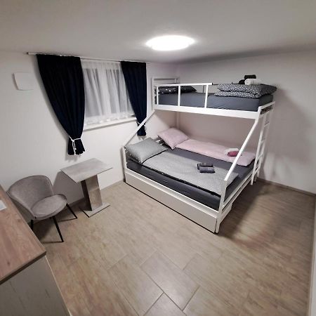 Freedom House Apartment ไพราน ภายนอก รูปภาพ