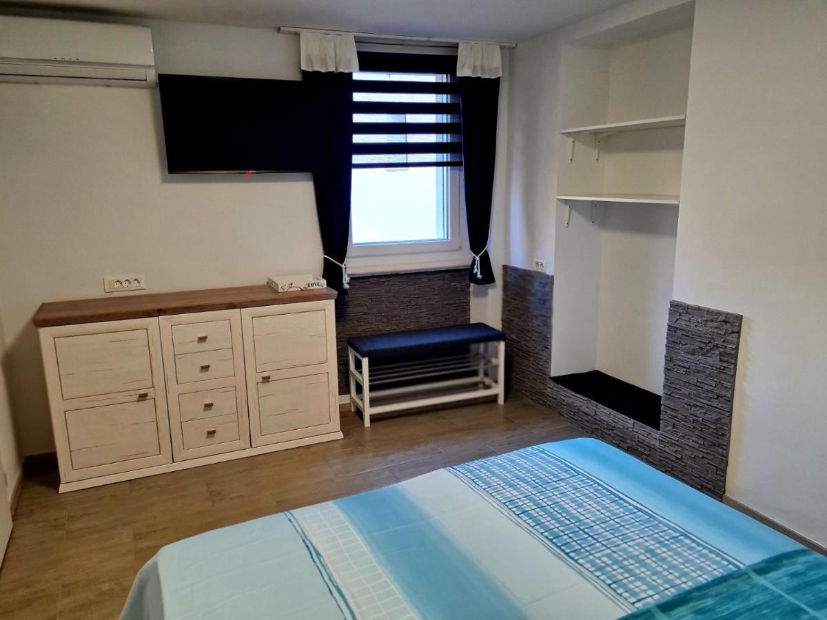 Freedom House Apartment ไพราน ภายนอก รูปภาพ