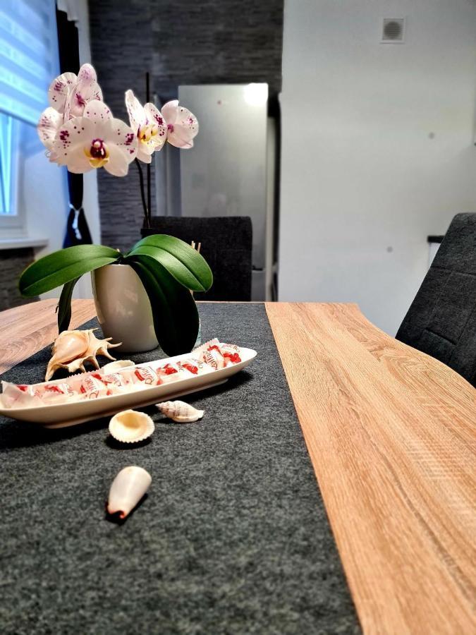 Freedom House Apartment ไพราน ภายนอก รูปภาพ