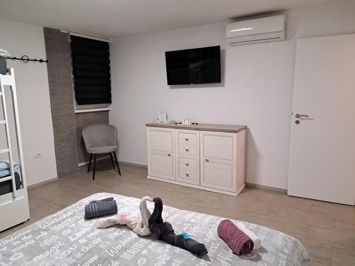 Freedom House Apartment ไพราน ภายนอก รูปภาพ