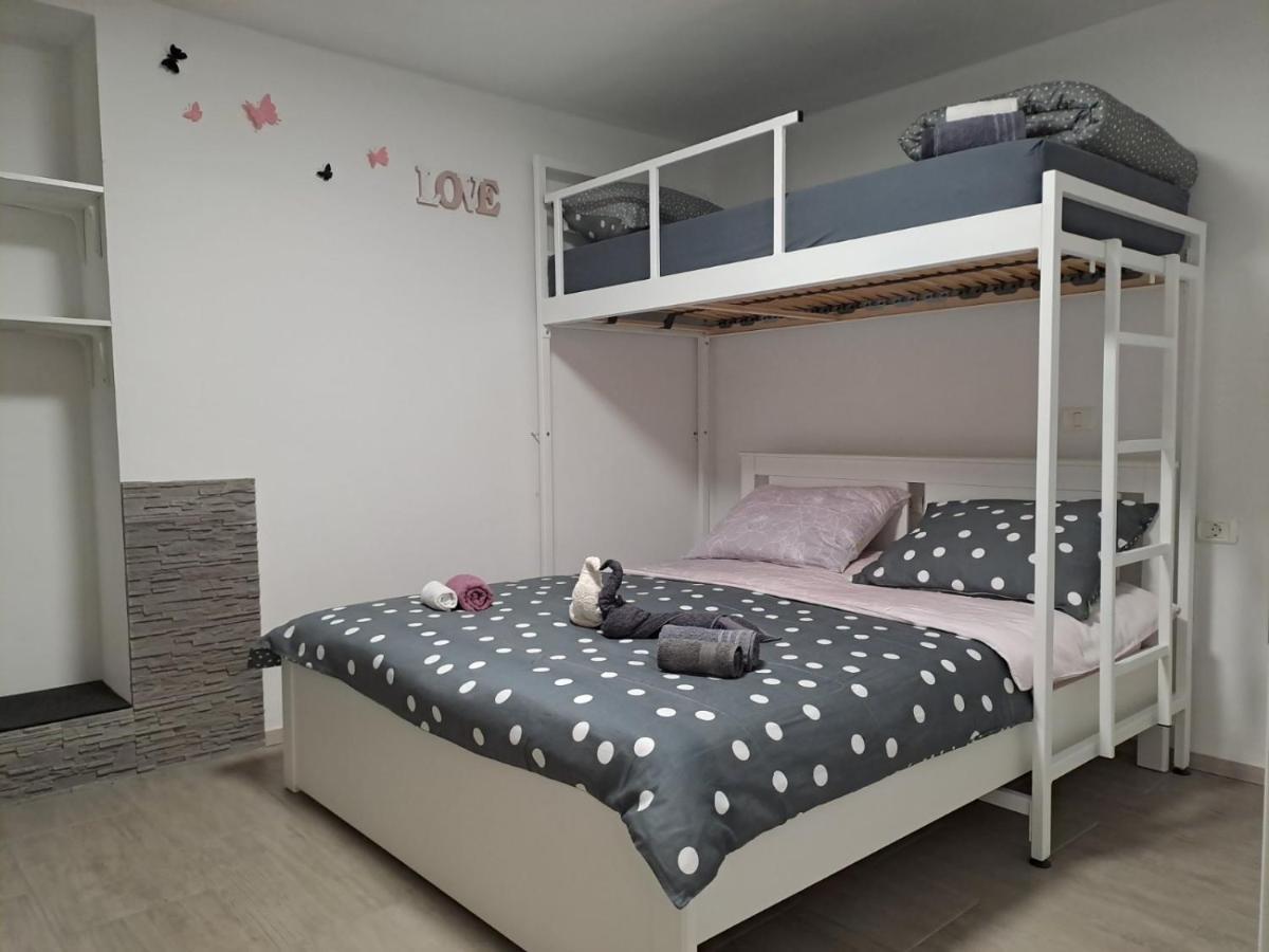 Freedom House Apartment ไพราน ภายนอก รูปภาพ