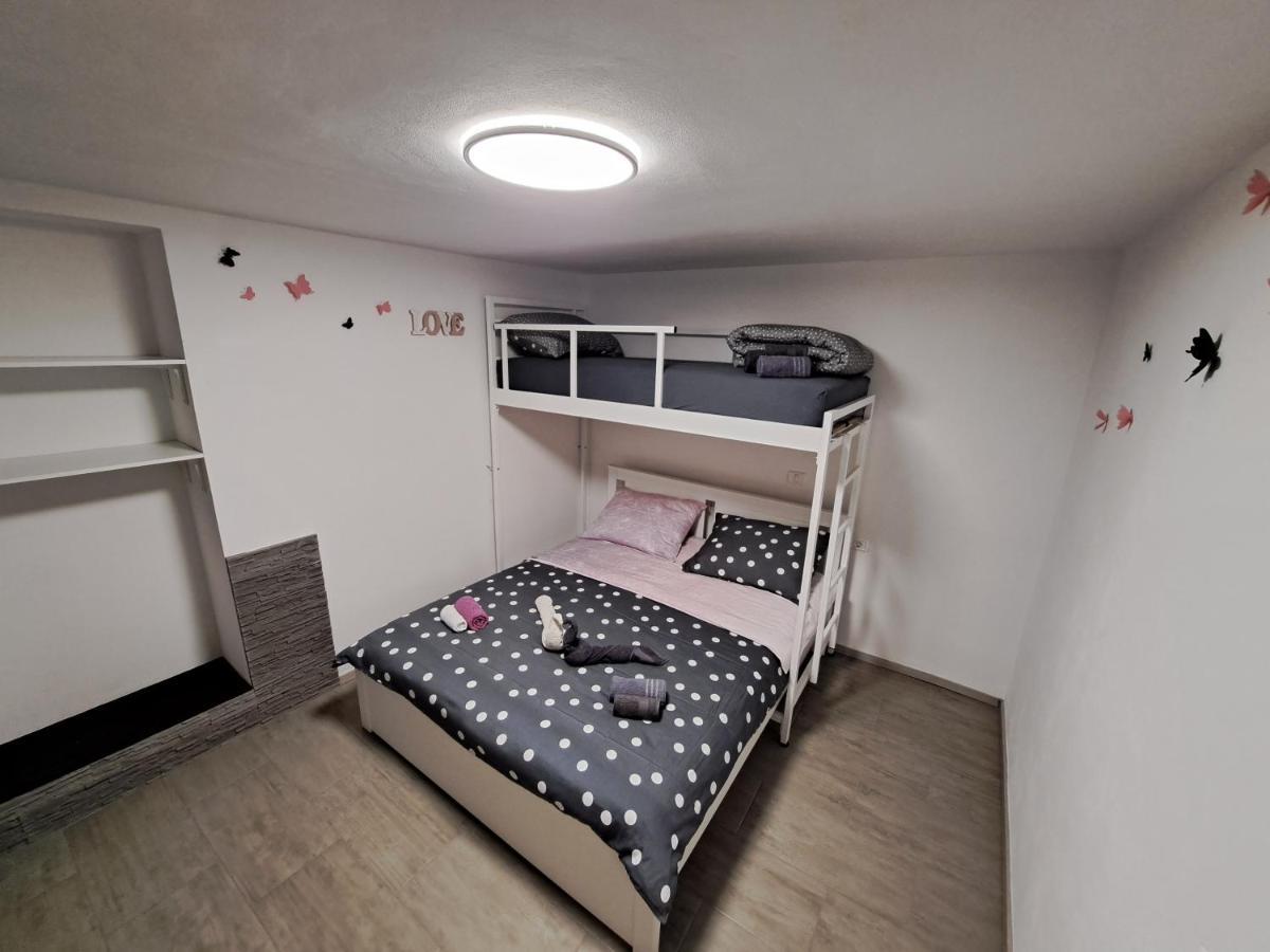 Freedom House Apartment ไพราน ภายนอก รูปภาพ